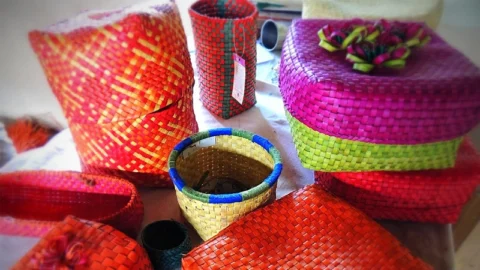 உணவு கெடாமல் காக்கும் பாரம்பரிய பனை ஓலை பெட்டிகள்! (Palm Leaf Box)