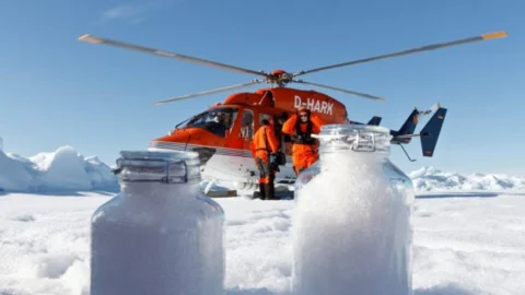 ஆர்க்டிக் பனியில் நுண் பிளாஸ்டிக் துகள்கள்! (Arctic Microplastics)